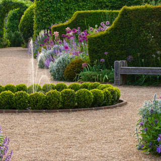 Jardinier taille de haie 02